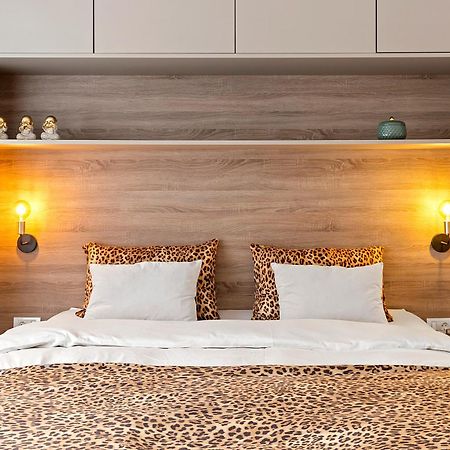 Angelo Bello Luxury Suite City Center By Sattal Bucharest Exterior photo